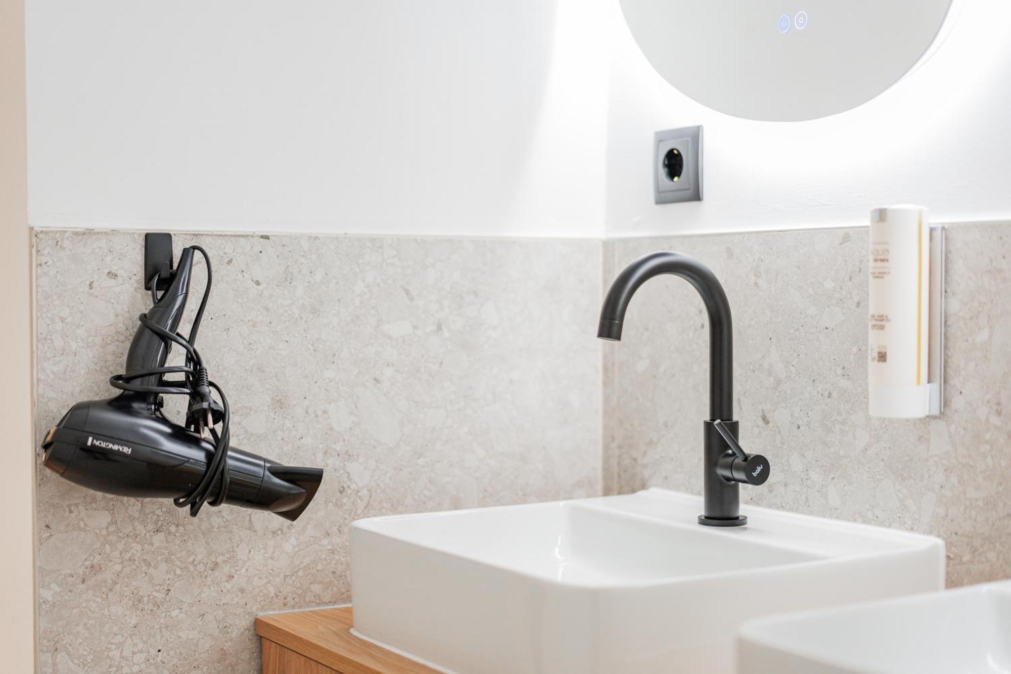 Rive By Home1 Vienne Extérieur photo