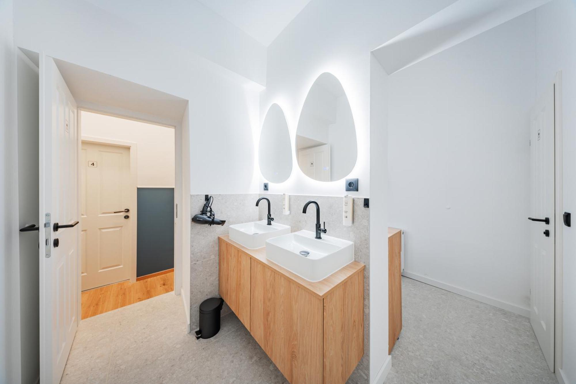 Rive By Home1 Vienne Extérieur photo